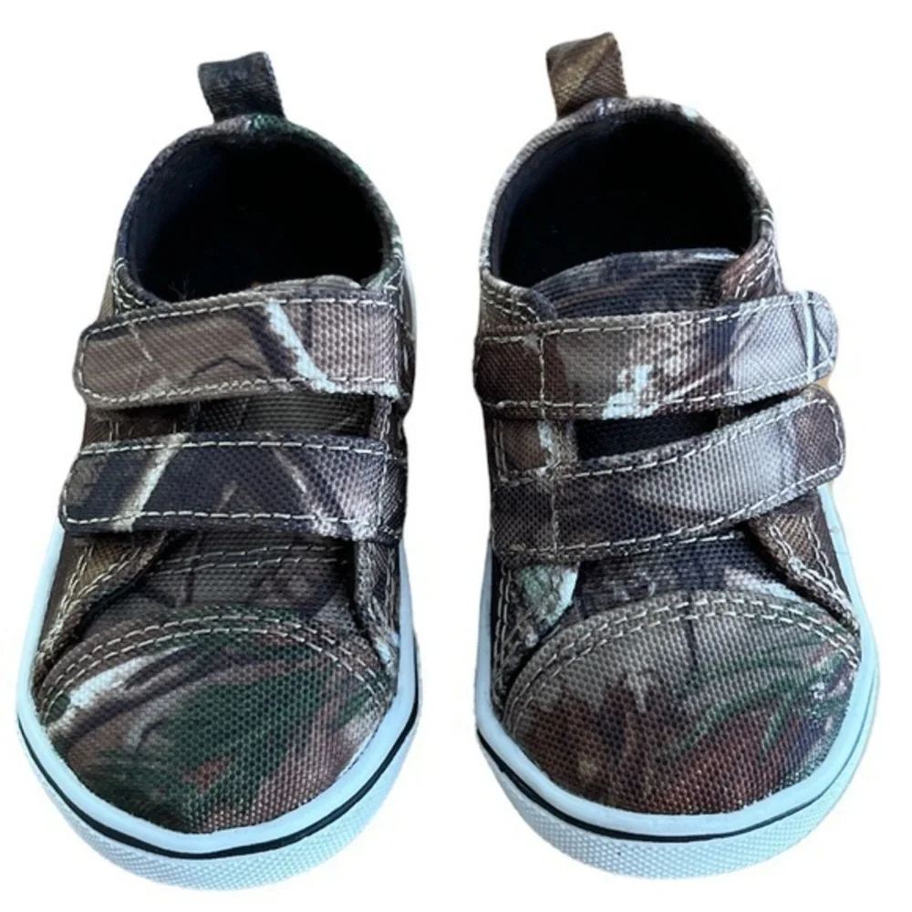 REALTREE‎ Baby Boy Camo Canvas Sneakers NWOT Sz. 2